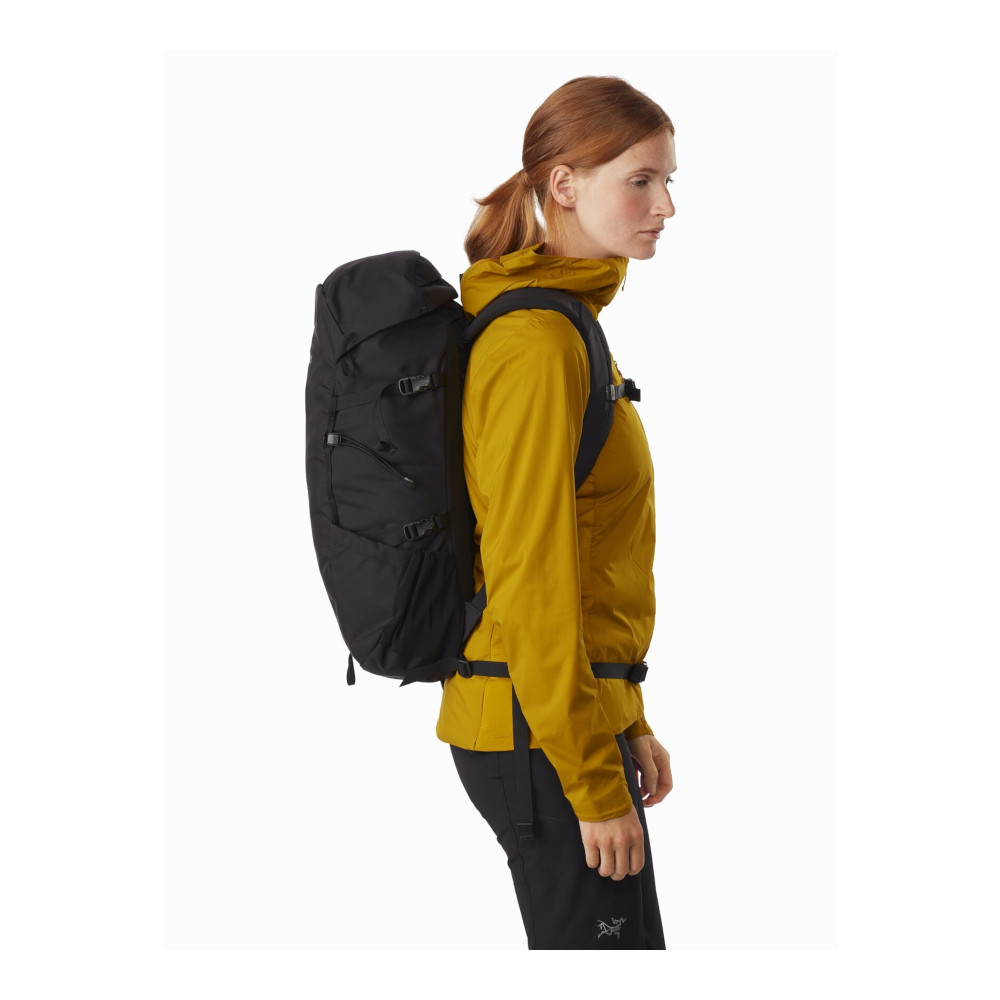 Brize 25 Hiking Backpack (25L) by Arc'teryx Purchase now